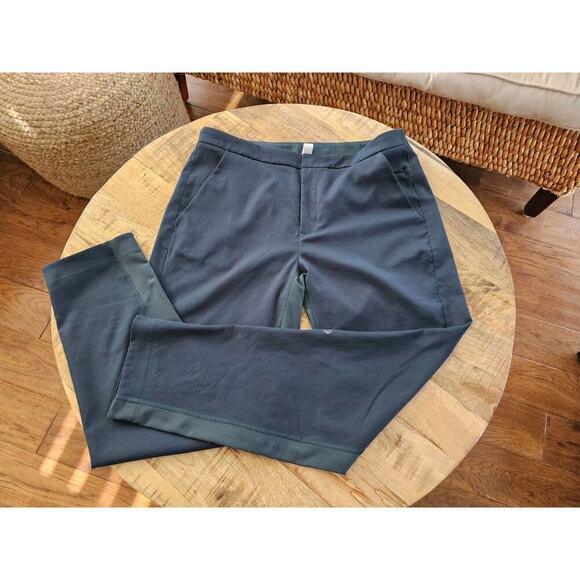 Lululemon Dark Green Stretch Utility Pants Women's Size 8 - Picture 1 of 11